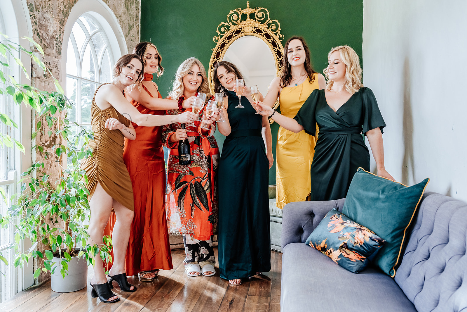 bridesmaids-toast